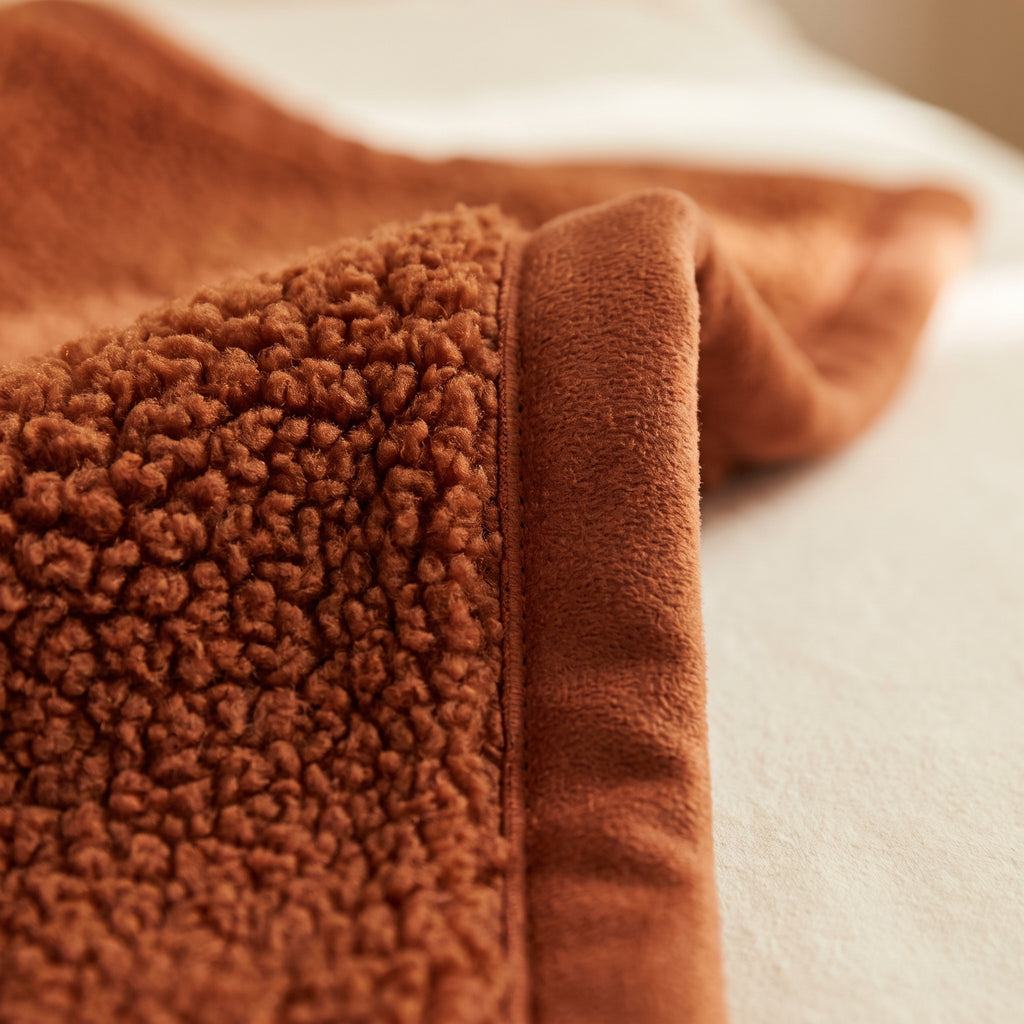 Night Three™ - Post-partum waterproof blanket